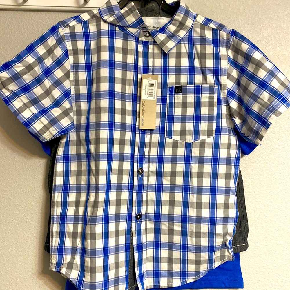 Calvin Klein BRAND NEW 3-piece set for boys! Button down, shirt and shorts! 💙💙